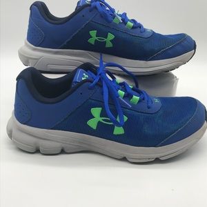 Under Armour Youth Sneaker Size 6  Blue